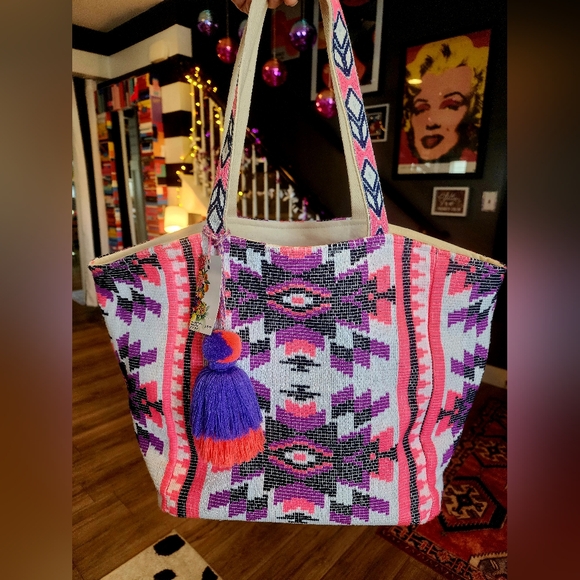 NWT Express Edit XL Tribal Tote - Picture 1 of 16